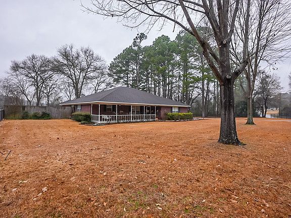 2nd image of 2501 Bentwood Dr