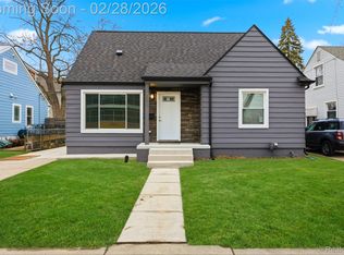 3050 Catalpa Dr, Berkley, MI 48072