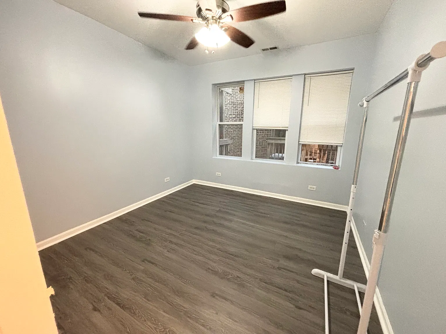 2 bed, 1000 sqft, $1,800 — Photo 4