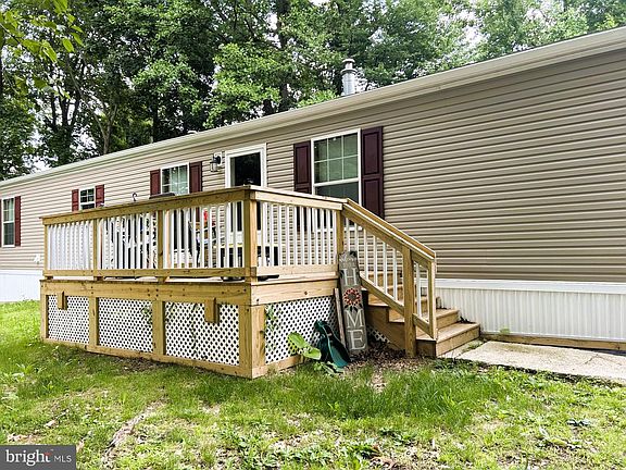 4th image of 9 Acorn Ln