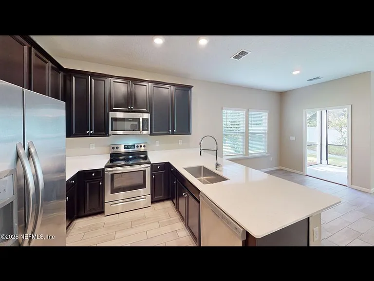 Palm Hills Dr — Photo 2