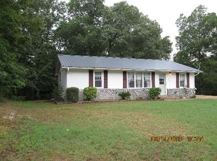 432 Hill St, Linden, TN 37096