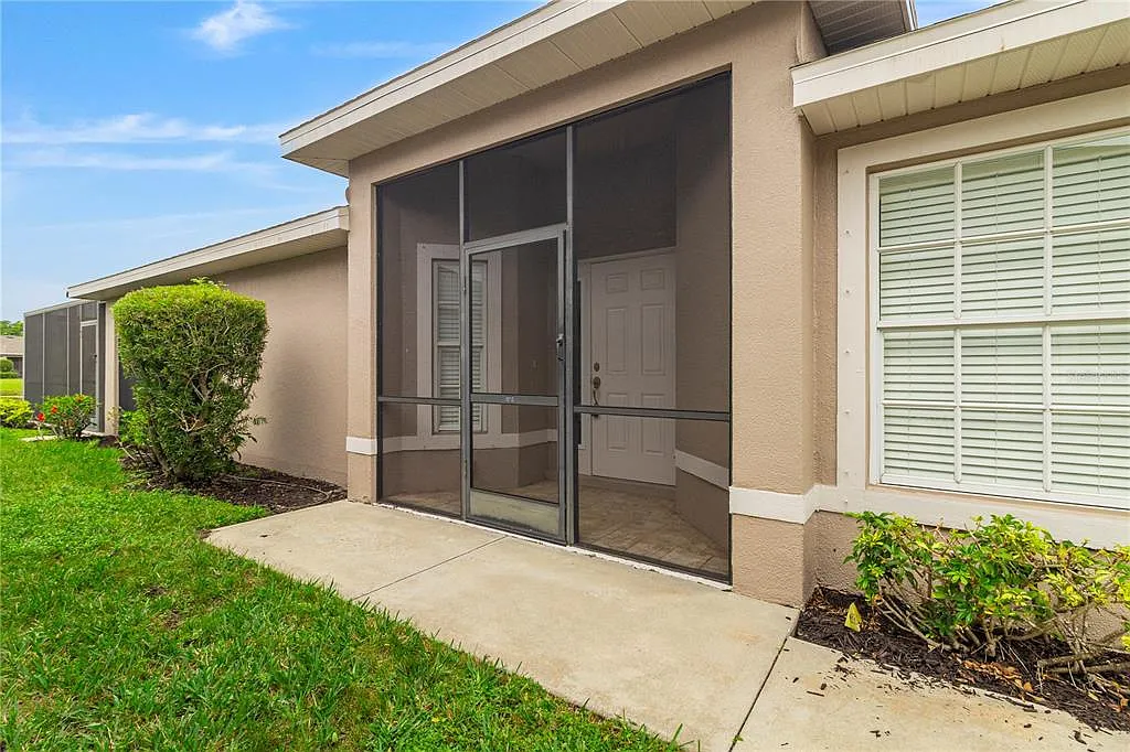 3 bed, 2.0 bath, 1477 sqft, $3,900 — Photo 1