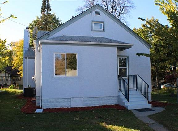 2nd image of 3921 25th Ave S