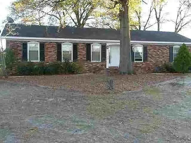 2940 W Woodbine Ave — Photo 1