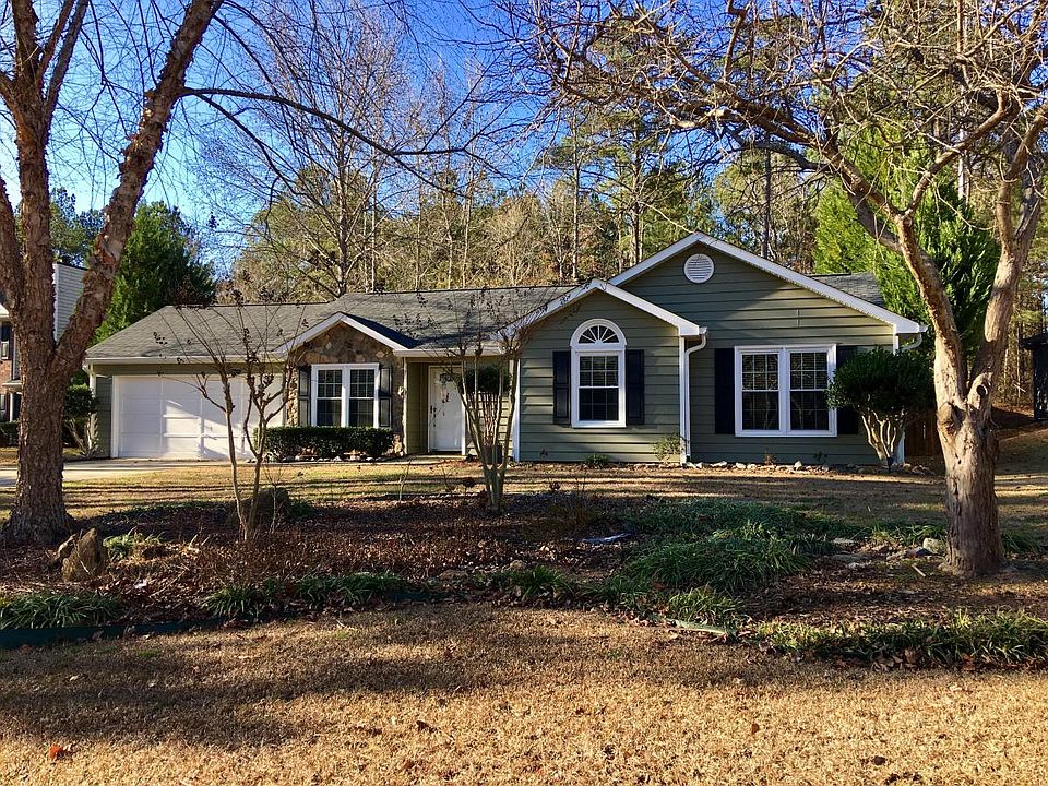 Front view of 204 Kentwood Drive