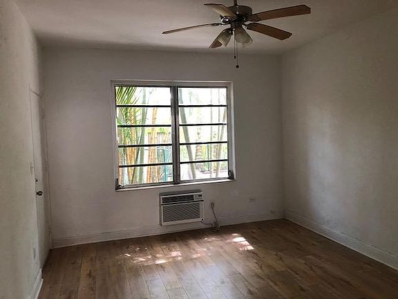 2nd image of 721 15th St APT 6