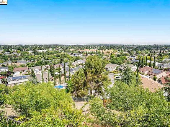 2nd image of 3340 Fontana Pl