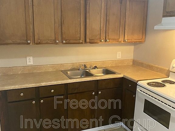 4th image of 102 E H St #8
