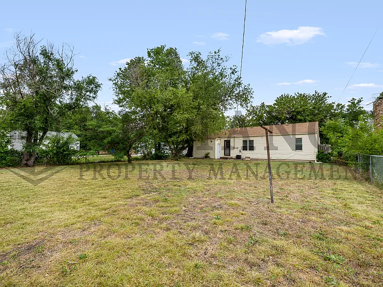 2309 W Graber St — Photo 28