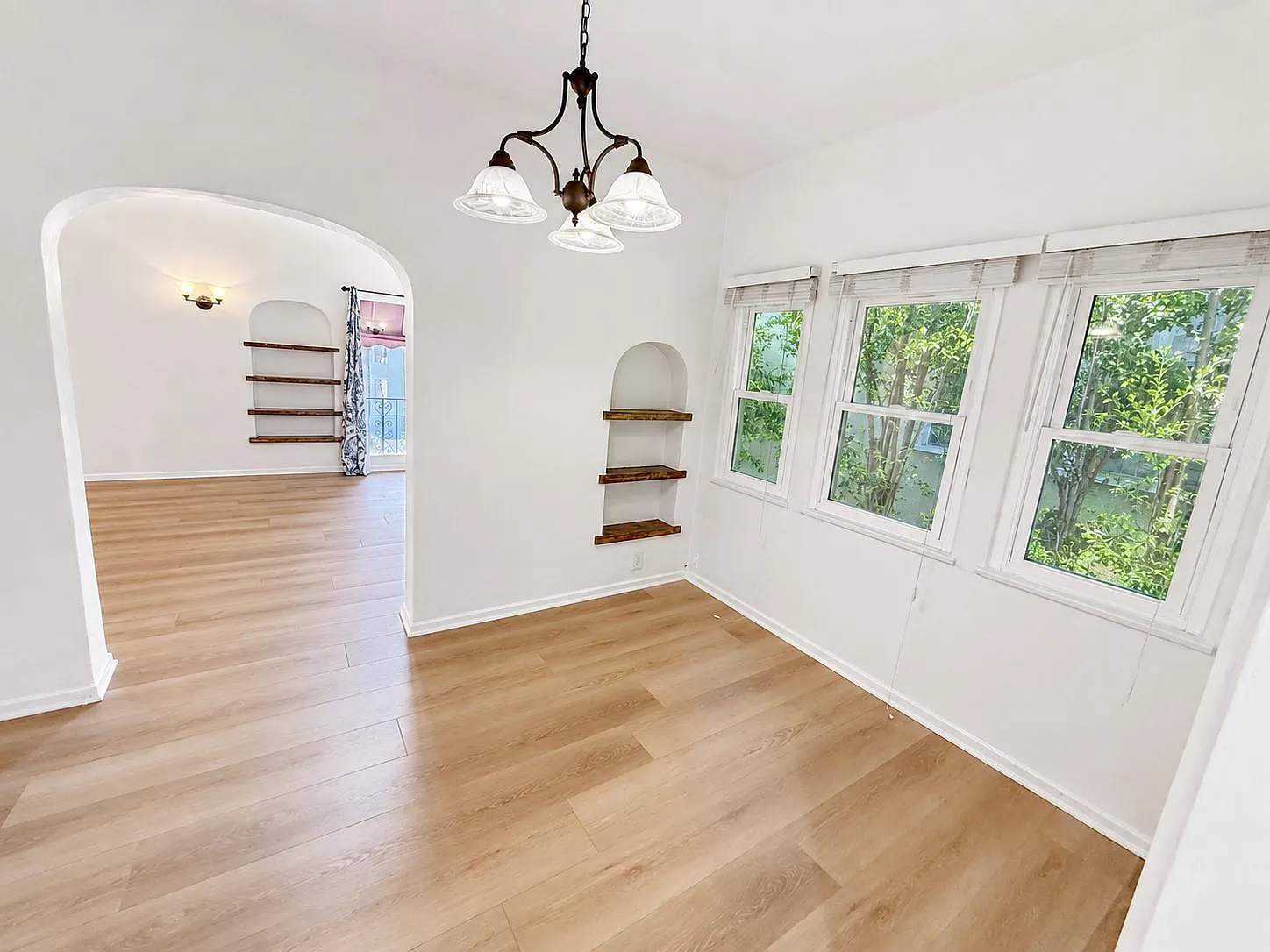 1 bed, 950 sqft, $2,999 — Photo 3
