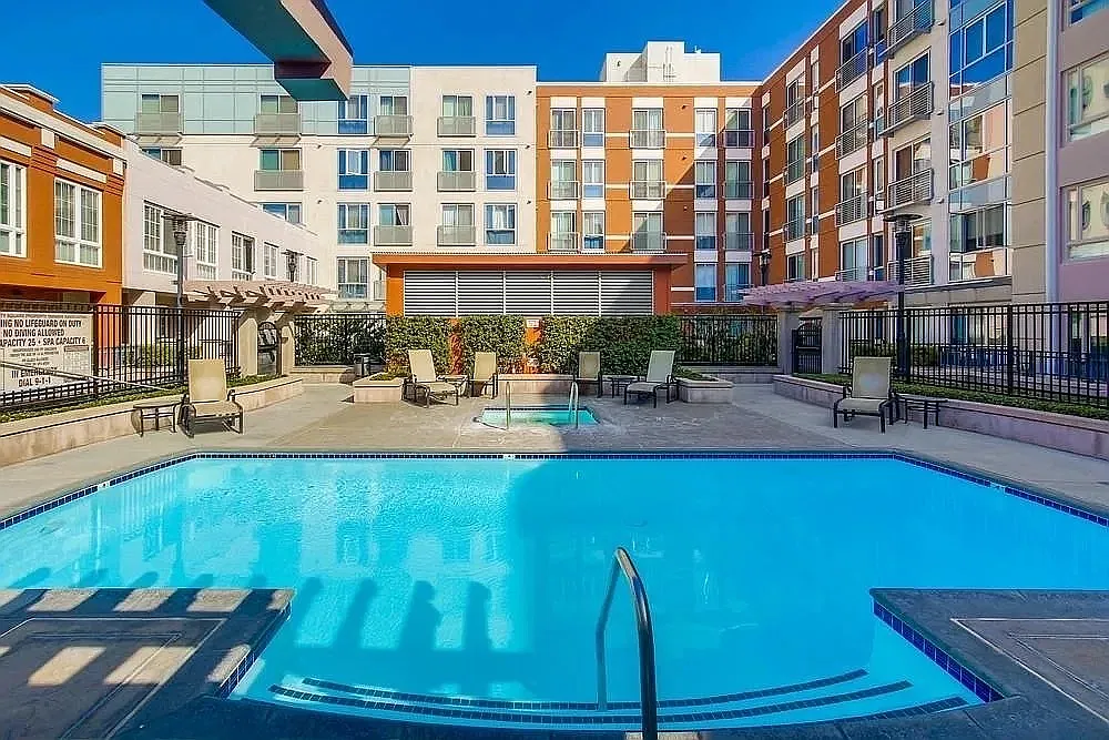 445 Island Ave — Photo 3