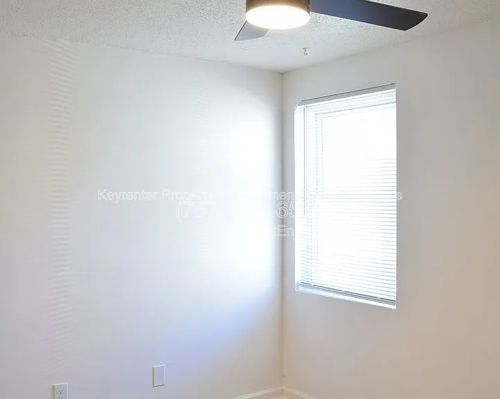6249 Alexander St #F — Photo 12