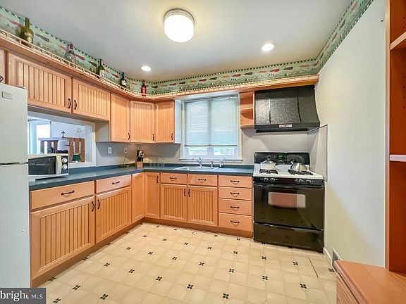 4th image of 3118 Stanwood St