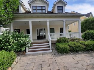 13122 Latourette Dr, Fenton, MI 48430