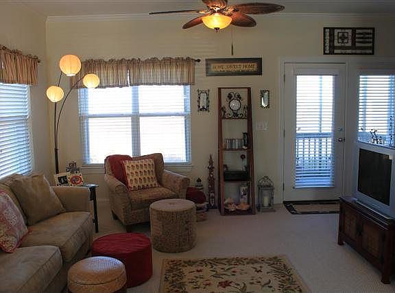 5th image of 399 N New River Dr