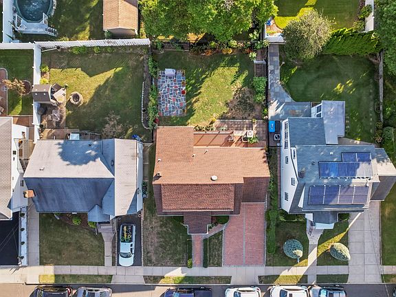 3rd image of 27 Stratford Pl
