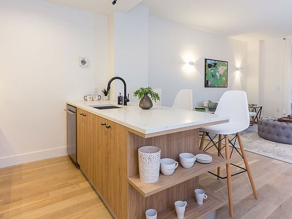 3rd image of 25 Bruckner Blvd #3SS