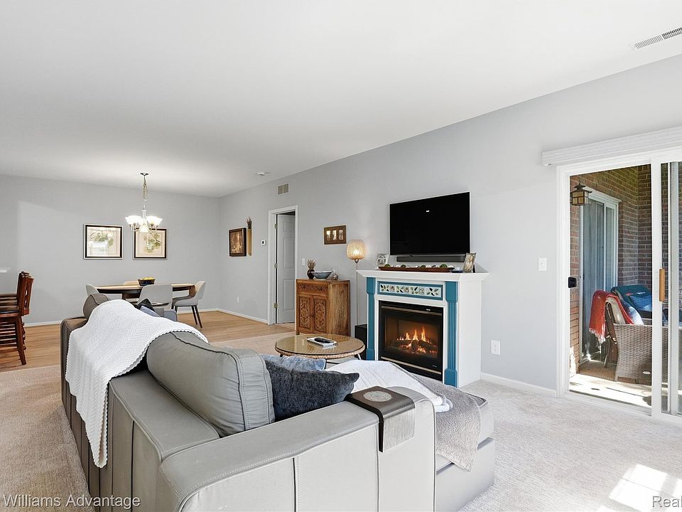 16747 Carriage Way, photo 11