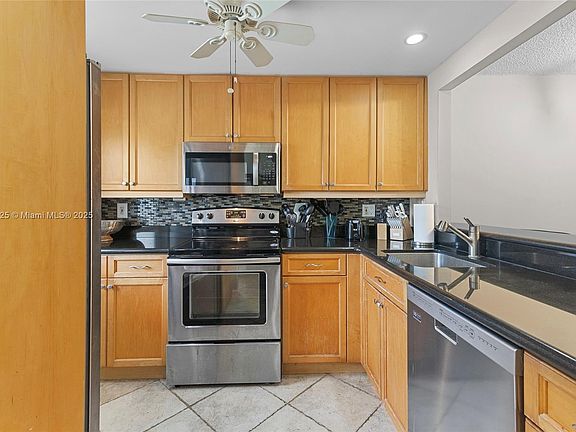 2nd image of 4025 N Federal Hwy APT 224C