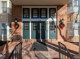 208 Ambridge Ct APT 101, Chesterfield, MO 63017