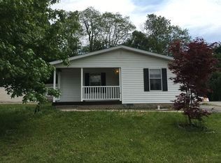 124 Maple Run Dr, Hillsboro, OH 45133