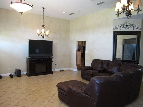 3rd image of 1407 W County Road 150