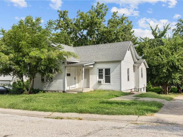 417 Jackson St, Warrensburg, MO 64093