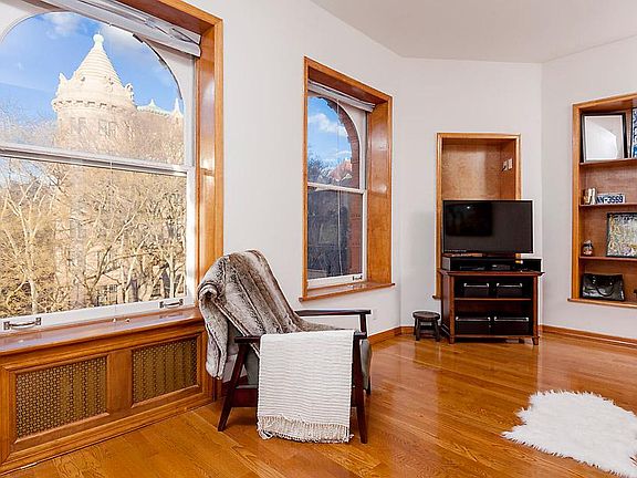 2nd image of 66 W 77th St APT 46