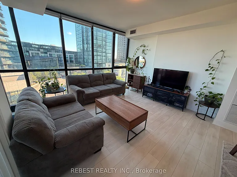 2908 Highway 7 Rd #402 — Photo 5