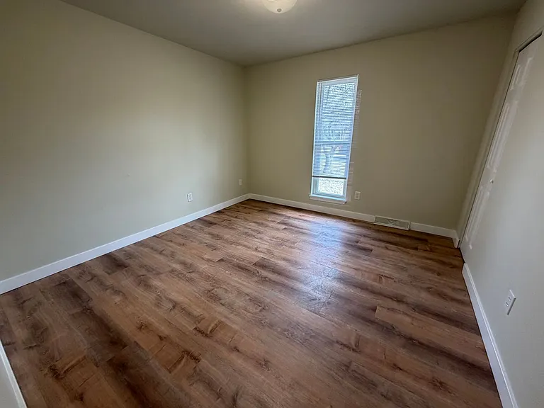 205 N West Blvd — Photo 22