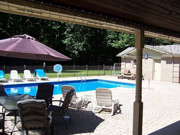 5th image of 507 Country Woods Ln