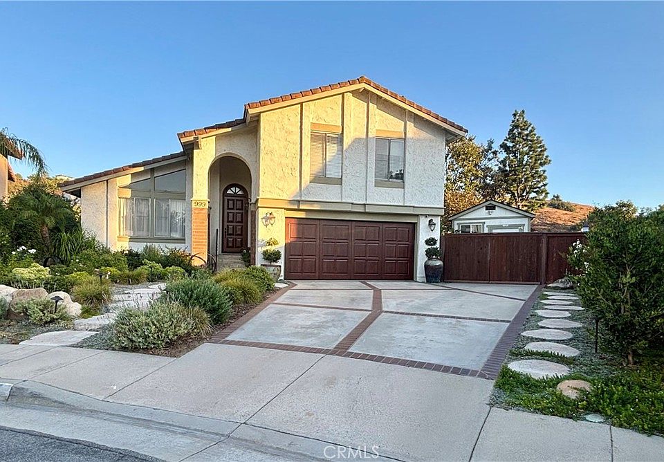 1st image of 999 S Quincy Cir
