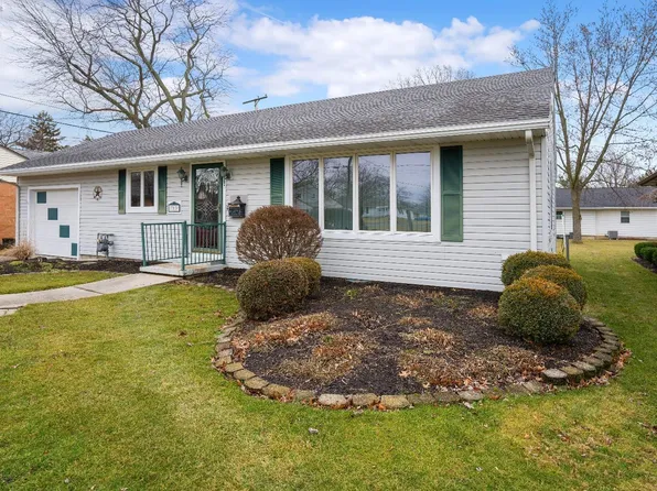 713 Ottawa Dr, Port Clinton, OH 43452
