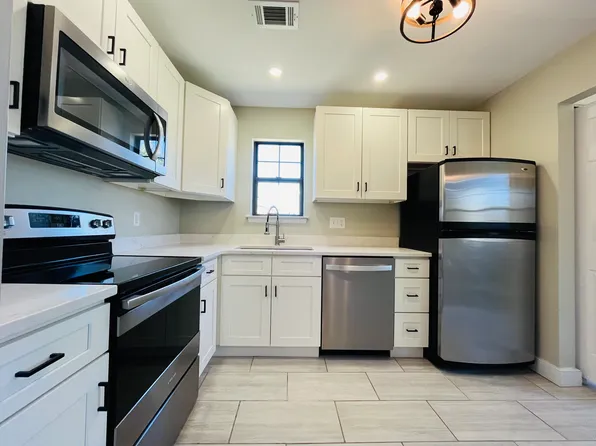 214 Dean Dr, Perkasie, PA 18944