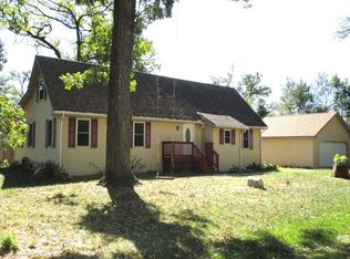 27740 N Hickory St, Island Lake, IL 60042