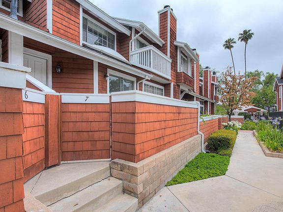 3rd image of 19431 Sherman Way Unit 7