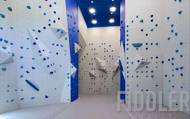 Rented by The KCI Group | media 17