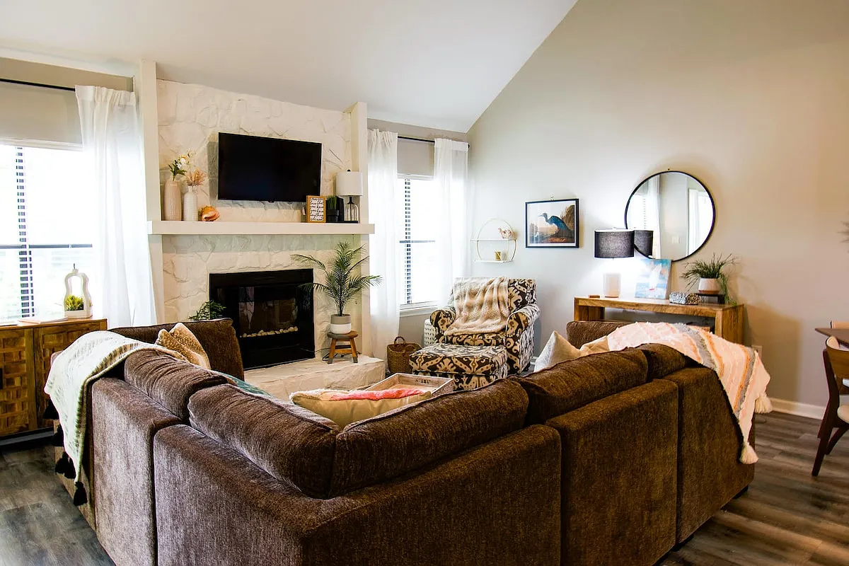 4 bed, 2062 sqft, $6,000 — Photo 4