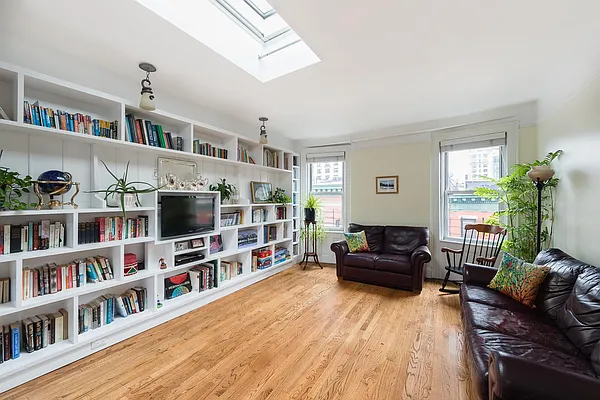 Sold by Town Residential | media 15