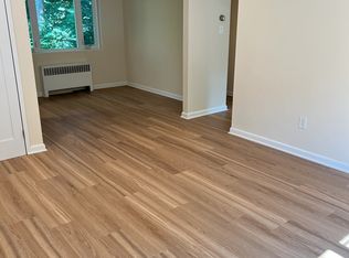 10406 Montrose Ave APT 102, Bethesda, MD 20814