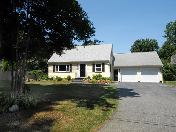 42 Whittemore St, Concord, MA 01742