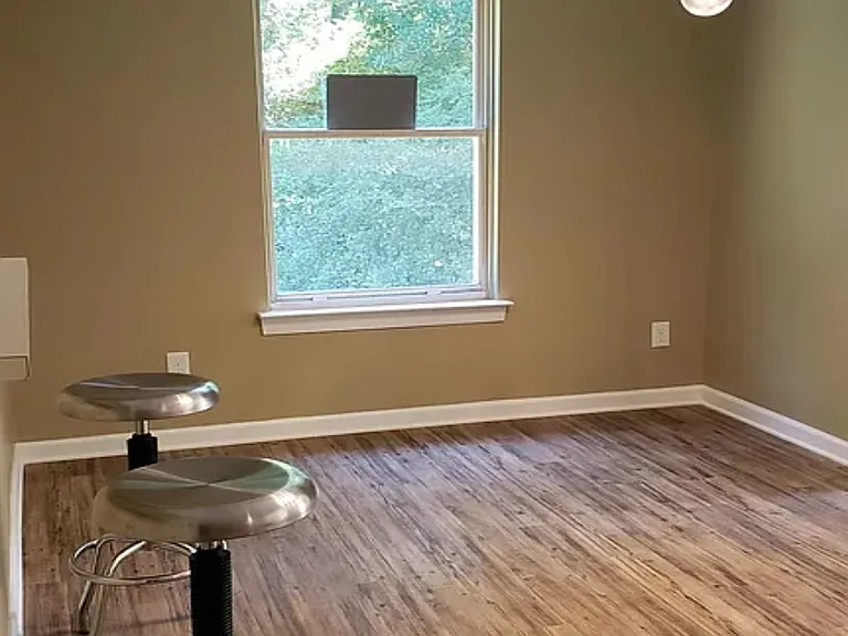 1701 Kayla Ct — Photo 7