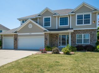 1617 90th St, West Des Moines, IA 50266