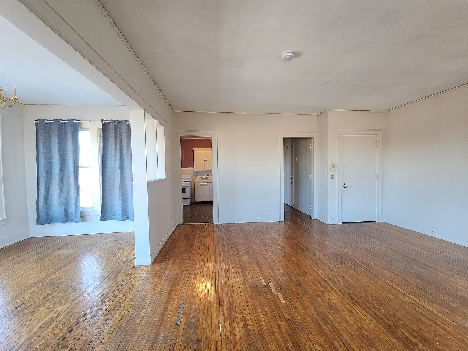 2 bed, 1.0 bath, 990 sqft, $995 — Photo 3