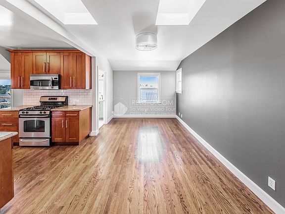 2nd image of 945 Stanyan St APT 3