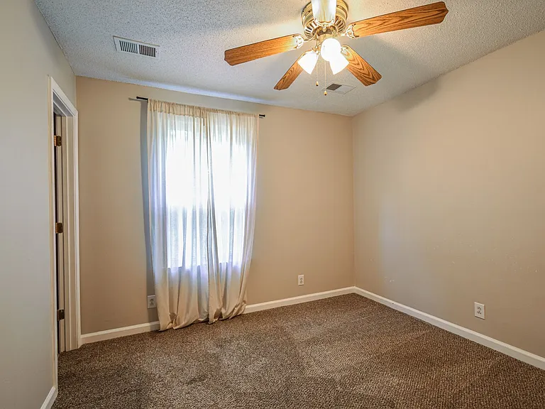 1023 Shadow Ridge Ave — Photo 15