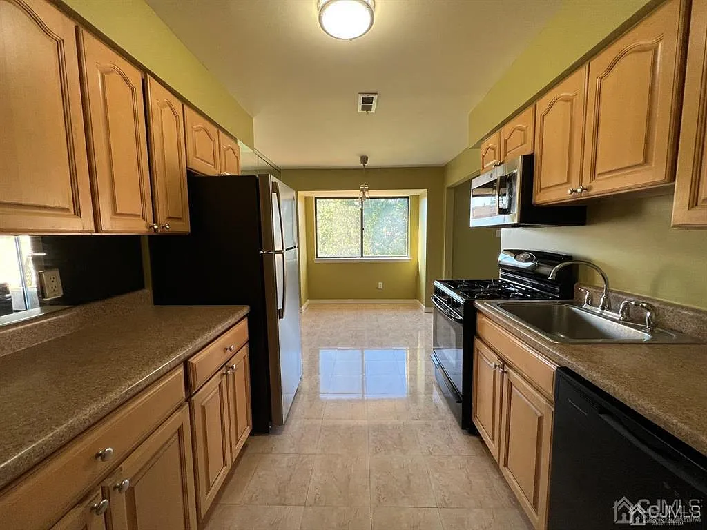 2 bed, 2.0 bath, 1291 sqft, $2,400 — Photo 1
