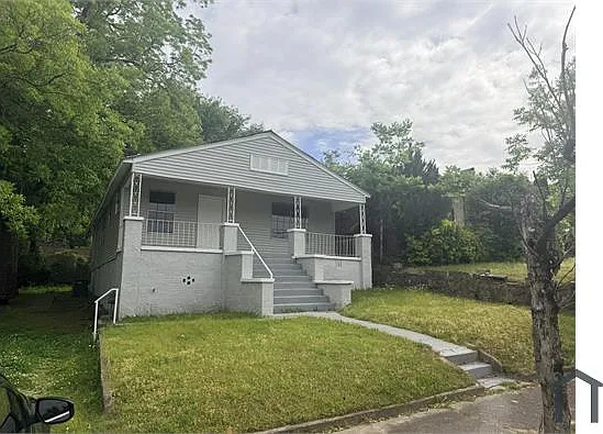 327 11th Ct W — Photo 8