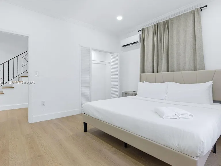 1510 S Treasure Dr — Photo 26